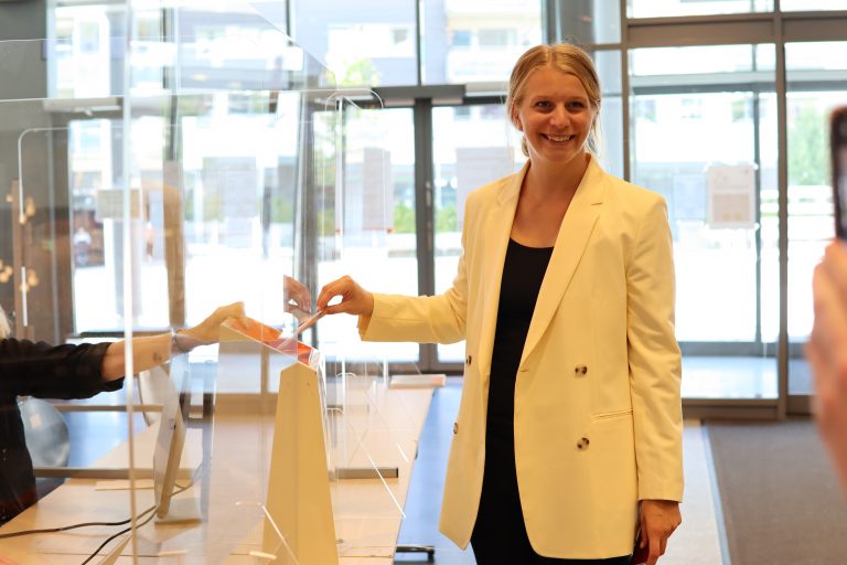 Ida Lindtveit Røse stemmer ved forhåndsvalg